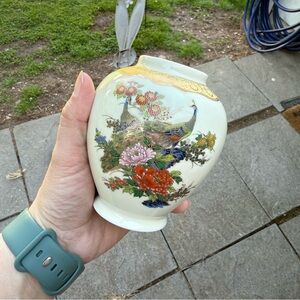 Vintage Japanese Japan Peacock Porcelain Gold Trimmed Vase Jar 5”